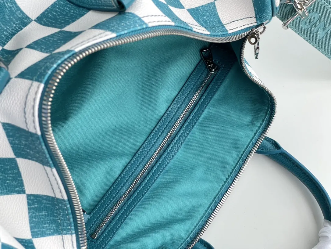 Alternative view of Louis Vuitton Keepall Bandoulière 45 N80404