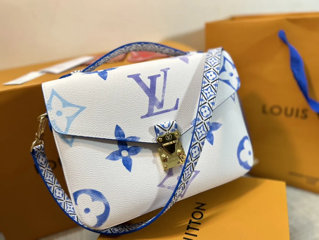 Louis Vuitton Pochette Metis M23055 - Image 4