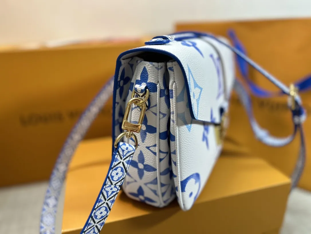 Louis Vuitton Pochette Metis M23055 - Image 8