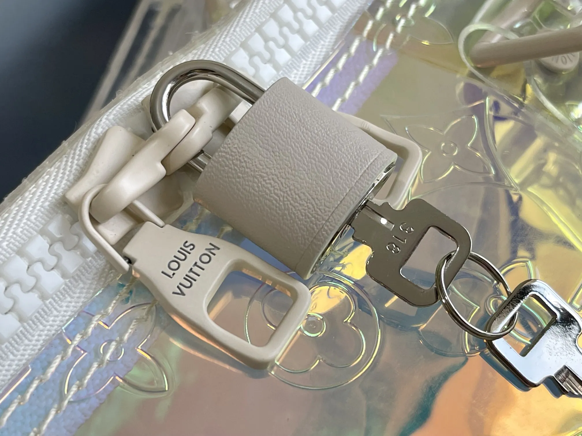 Louis Vuitton Keepall Bandoulière 50 M53271 - Image 8