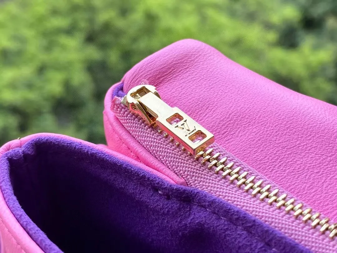 Louis Vuitton Pochette Coussin M80745 - Image 8