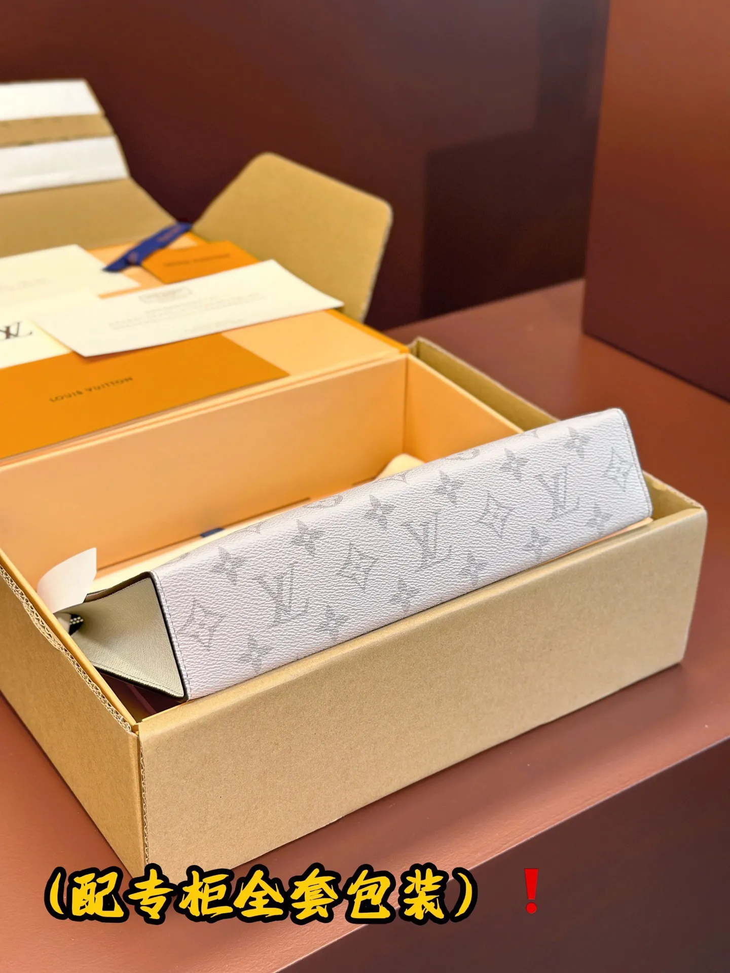 Louis Vuitton Pochette Voyage M30420 - 图片 5