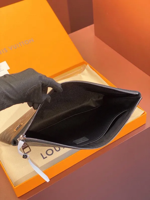 Louis Vuitton Pochette Apollo M62291 - Image 9
