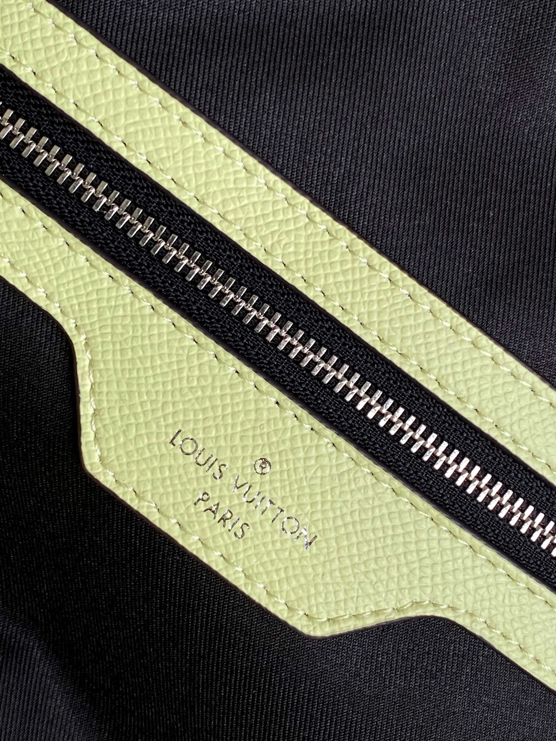 Alternative view of Louis Vuitton Keepall Bandoulière 45 M14124