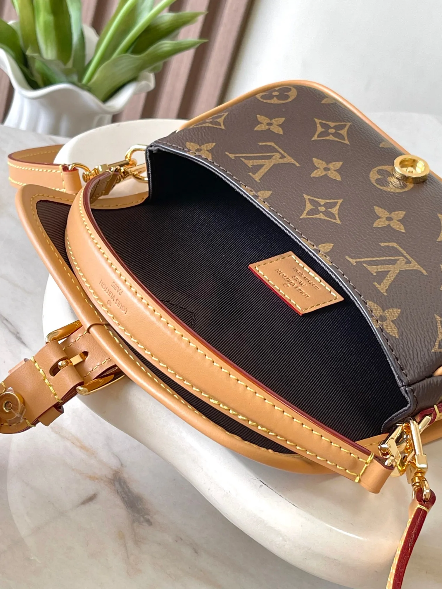 Louis Vuitton Nano Diane M83298 - 图片 10