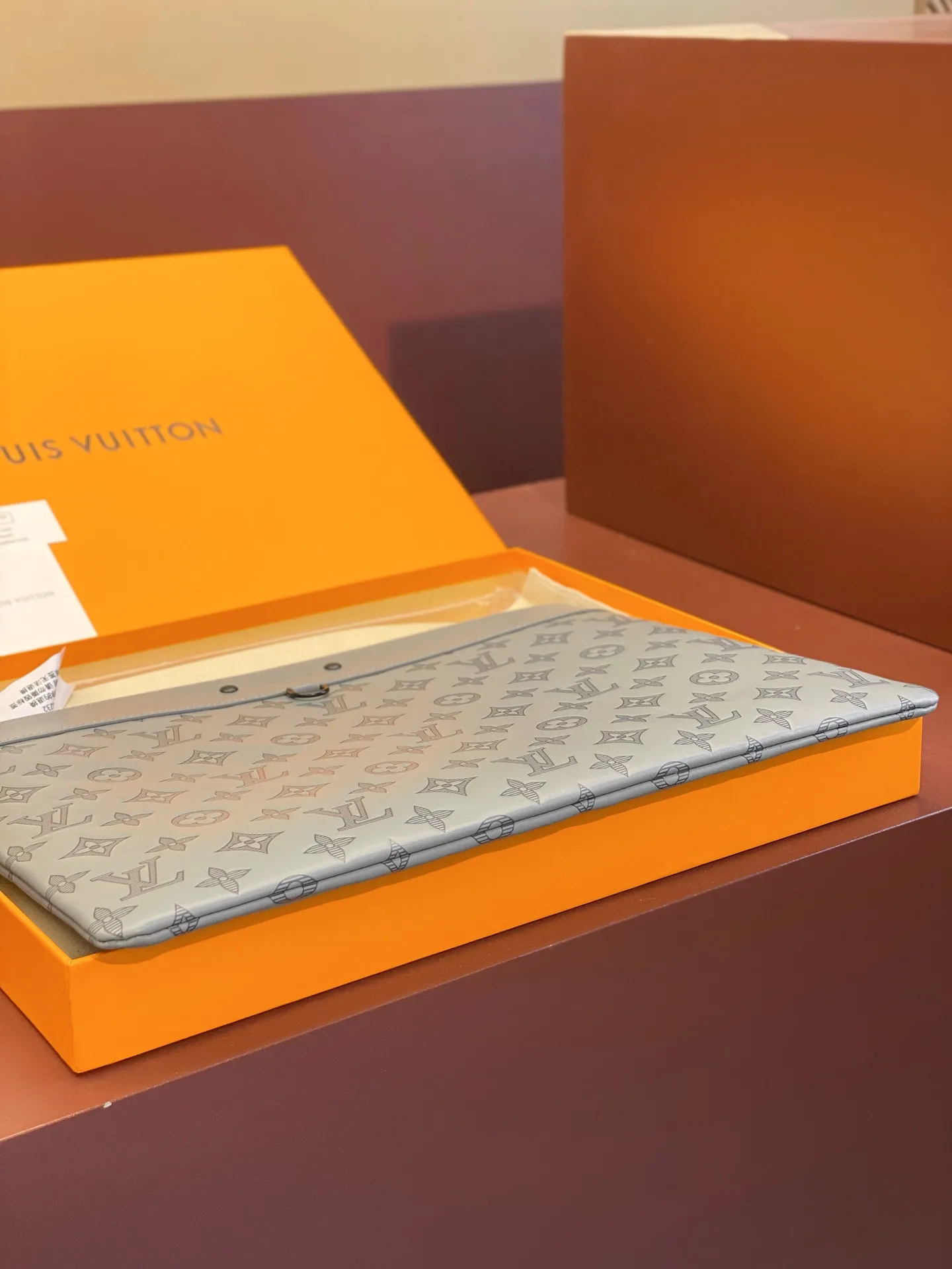 Louis Vuitton Pochette Discovery M81385 - Image 3