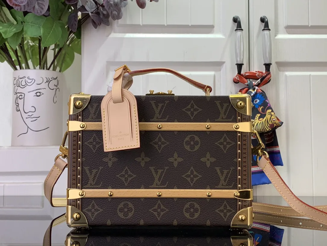 Alternative view of Louis Vuitton Soul Trunk M11118