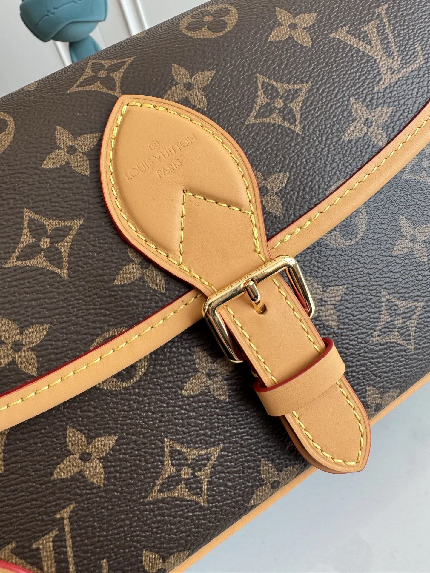 Alternative view of Louis Vuitton Diane M46049