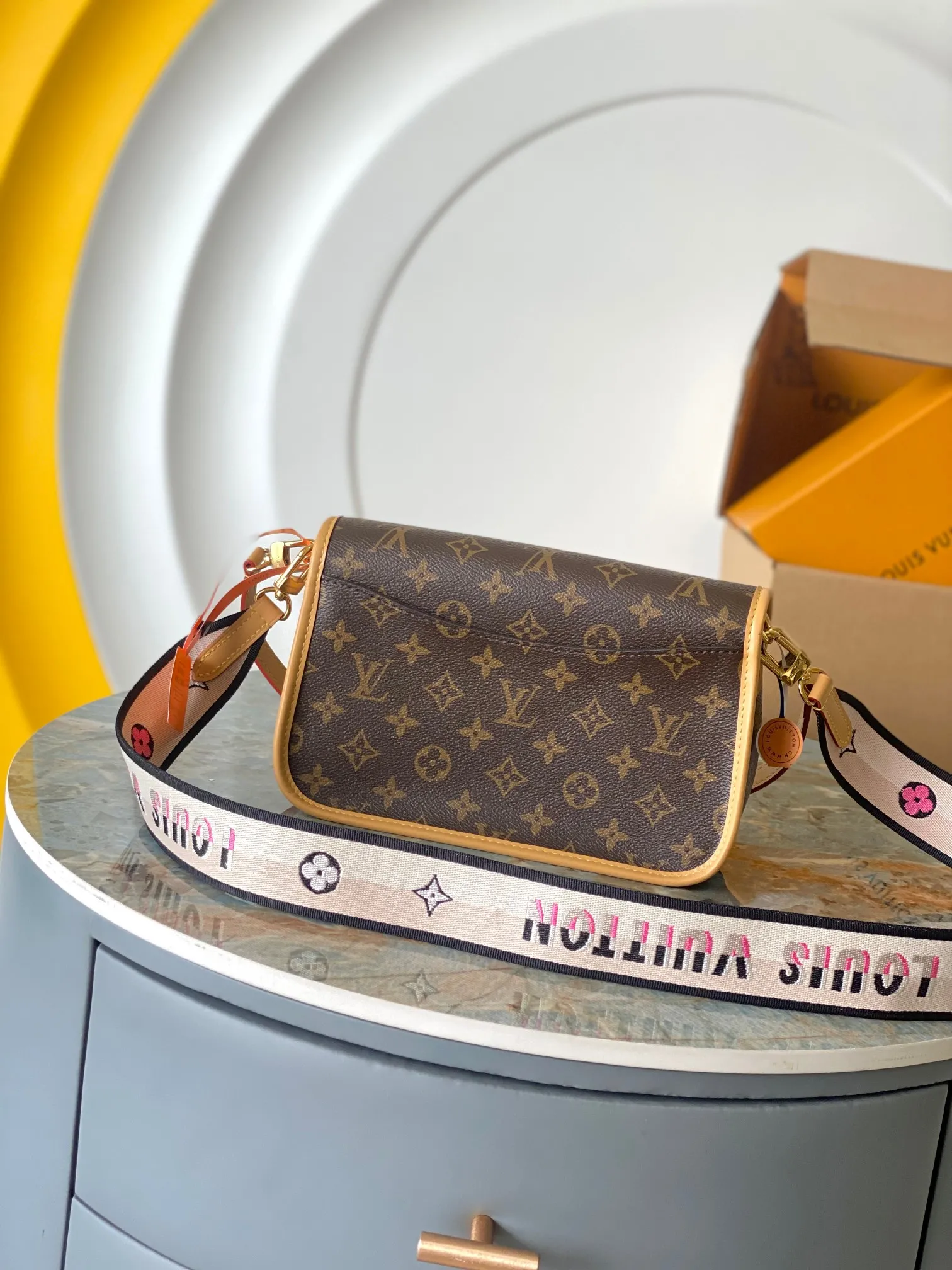 Louis Vuitton Diane M45985 - Image 5
