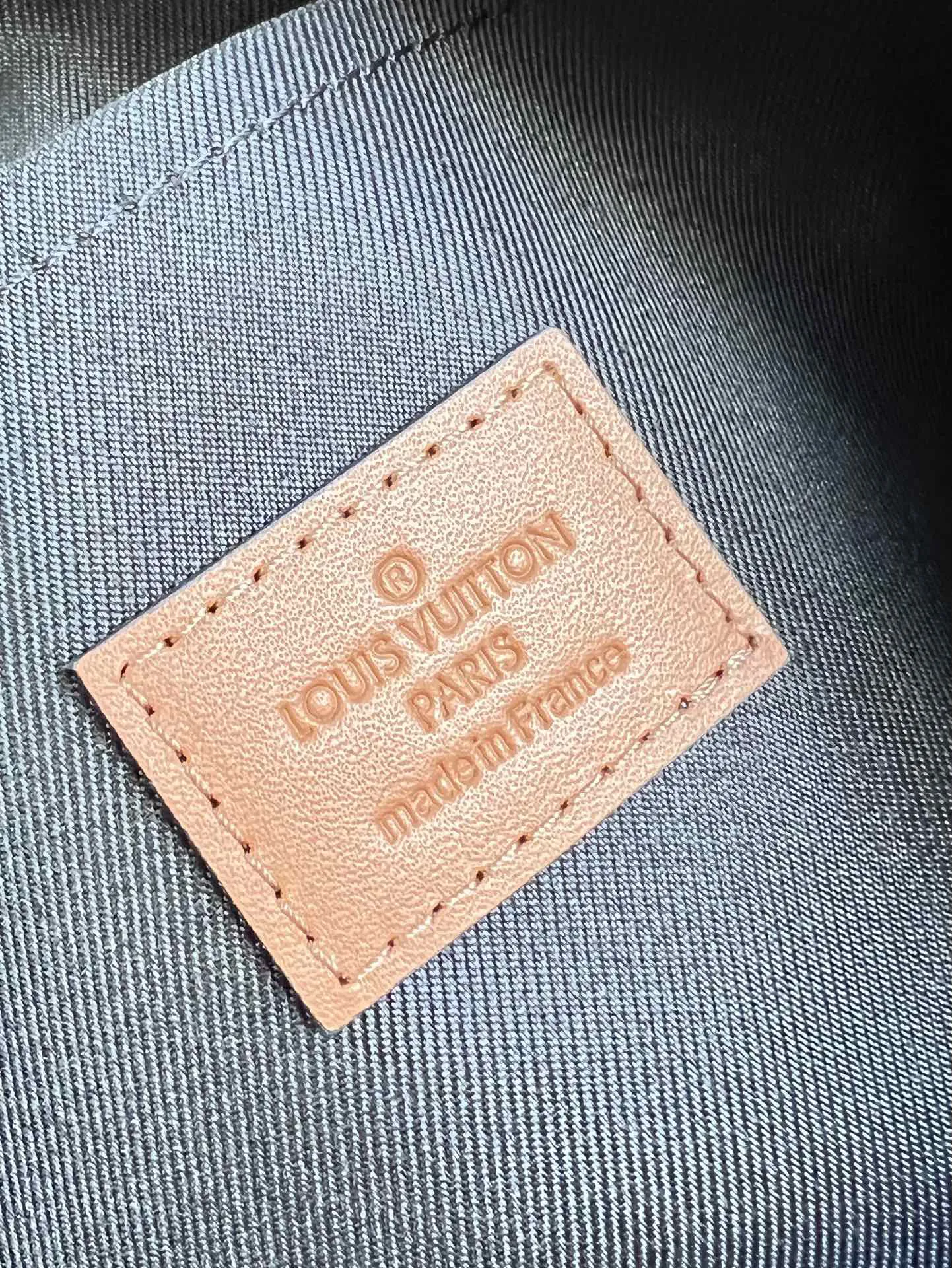 Alternative view of Louis Vuitton Pochette To-Go M81781