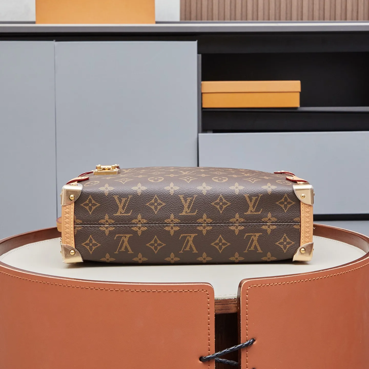 Louis Vuitton Side Trunk GM M14513 - Image 6