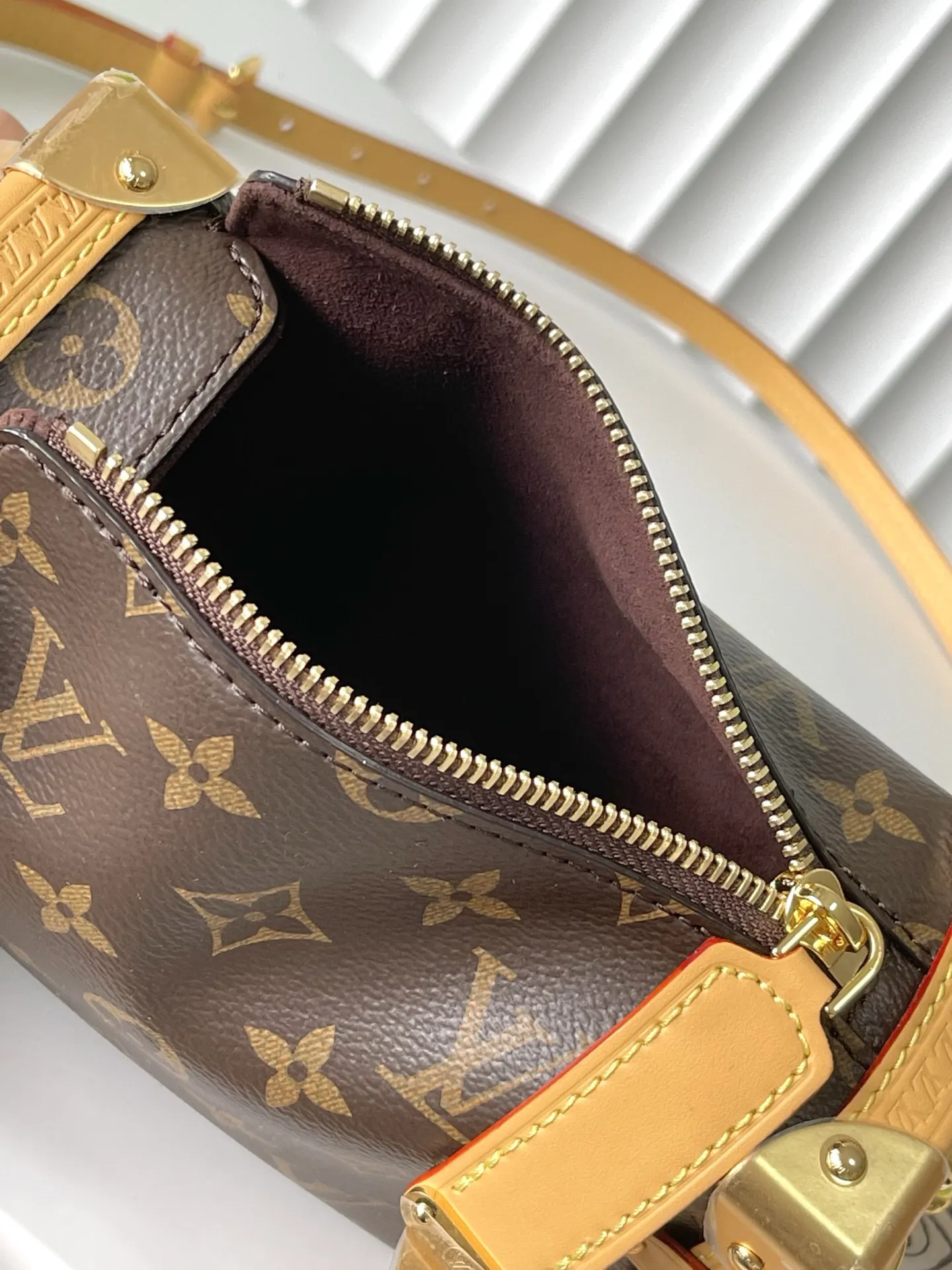 Louis Vuitton Side Trunk PM M46815 - 图片 4