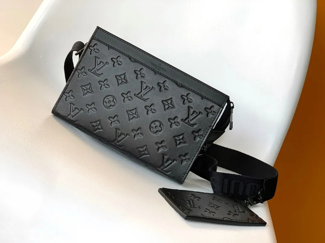 Louis Vuitton Gaston Wearable Wallet M81115 - Image 3