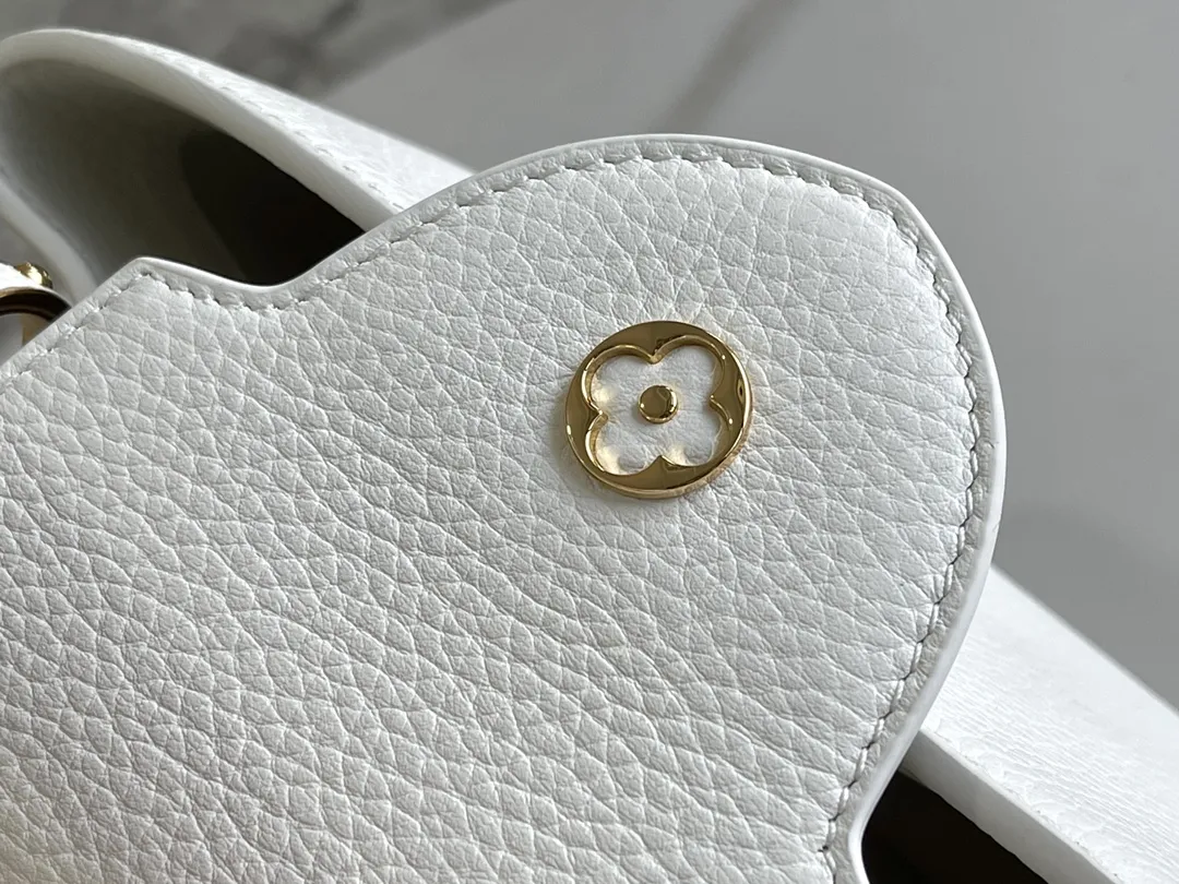 Louis Vuitton Capucines BB M55832 - Image 9
