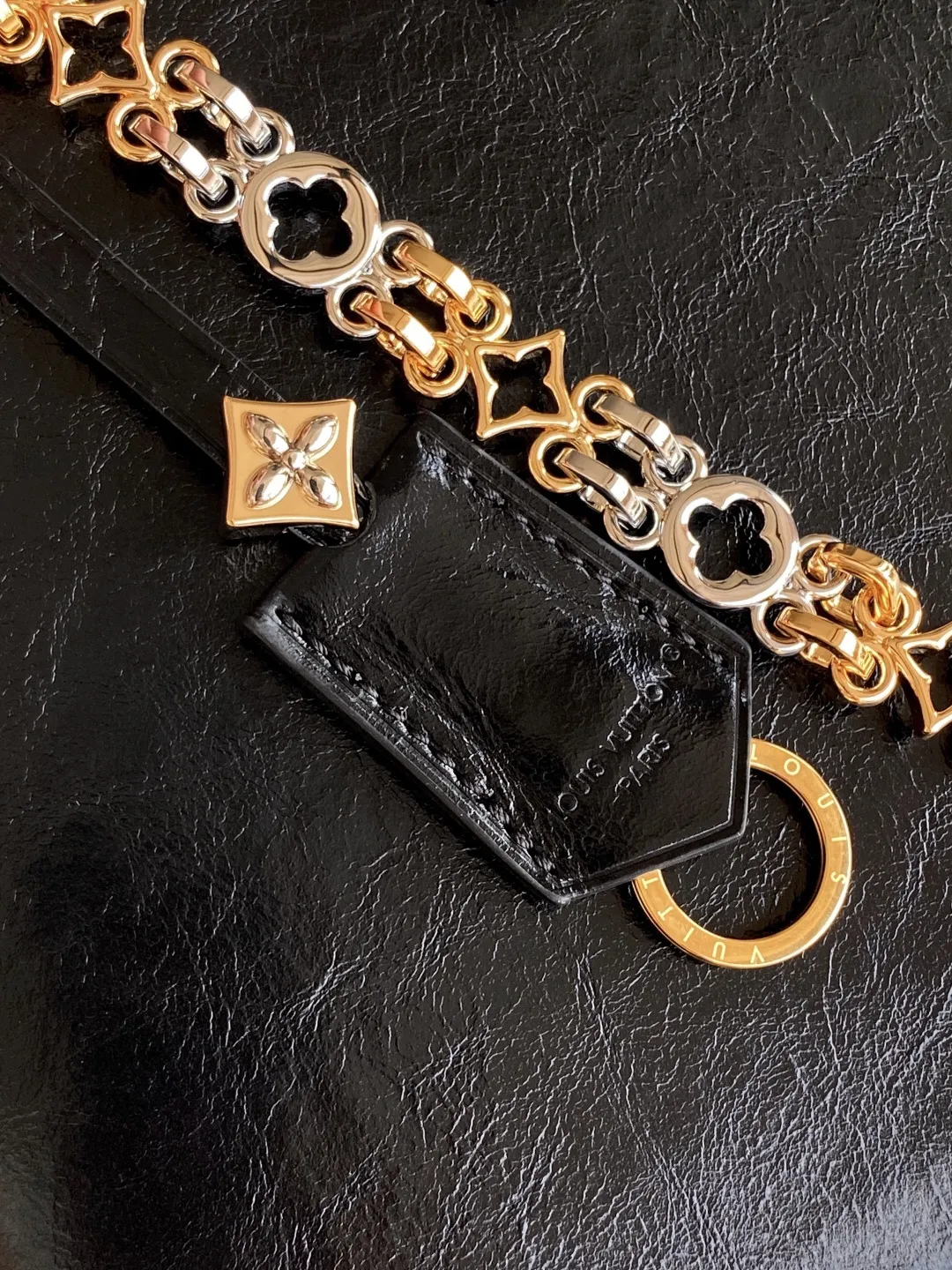 Louis Vuitton Capucines MM Souple M12924 - 图片 4
