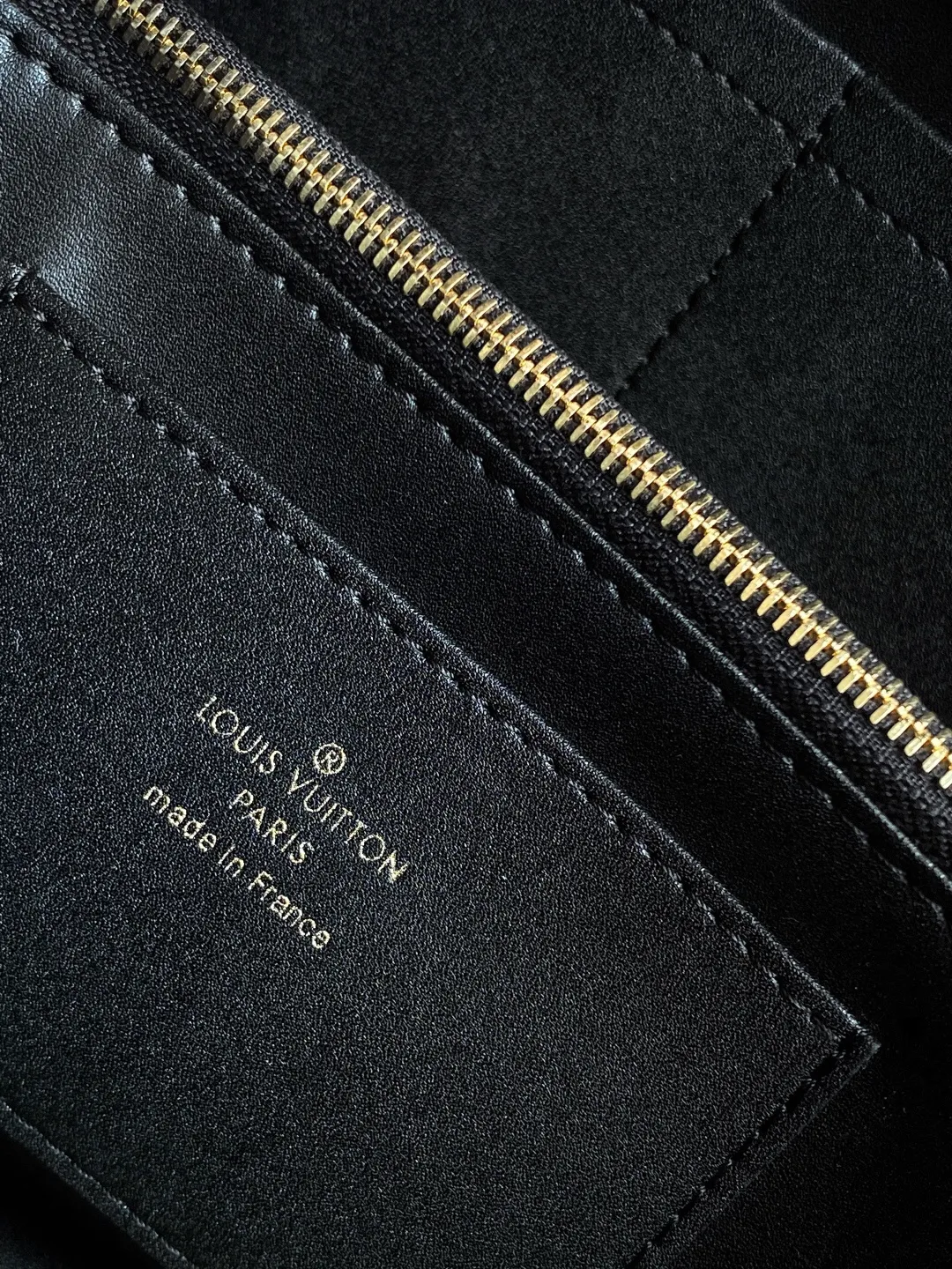 Louis Vuitton Capucines MM Souple M12924 - 图片 6