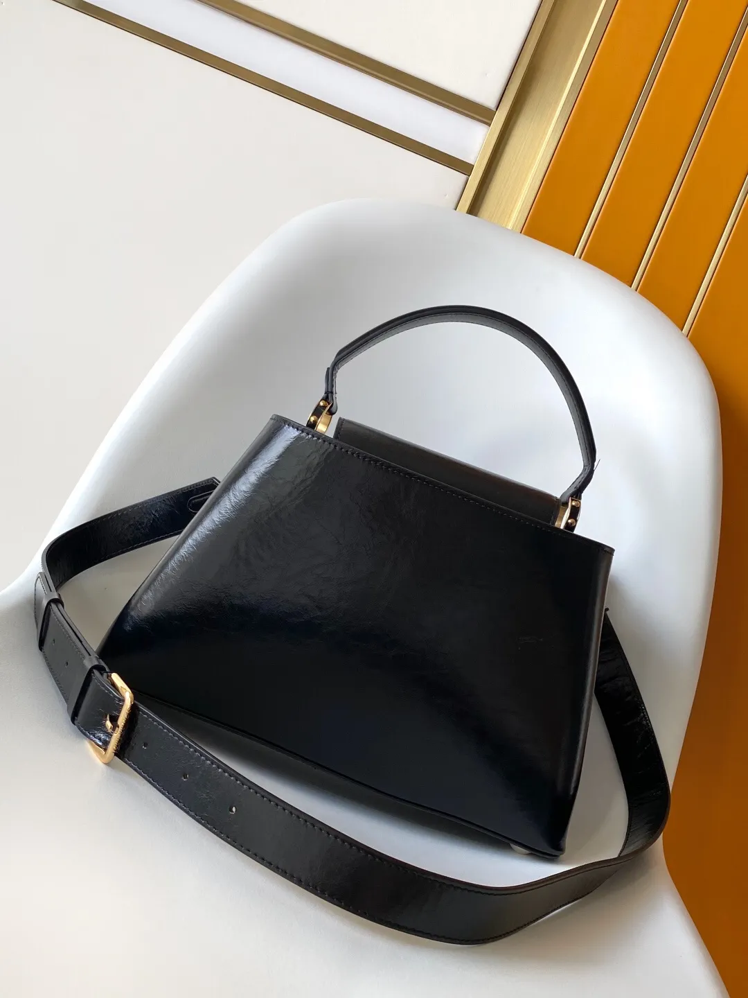 Louis Vuitton Capucines MM Souple M12924 - 图片 8