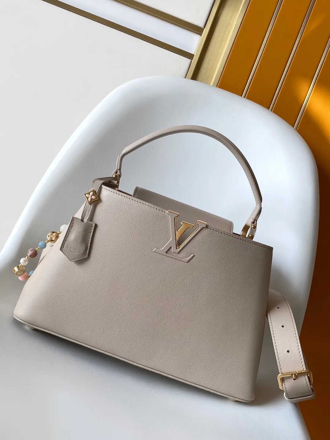 Louis Vuitton Capucines MM Souple M12929 - 图片 3