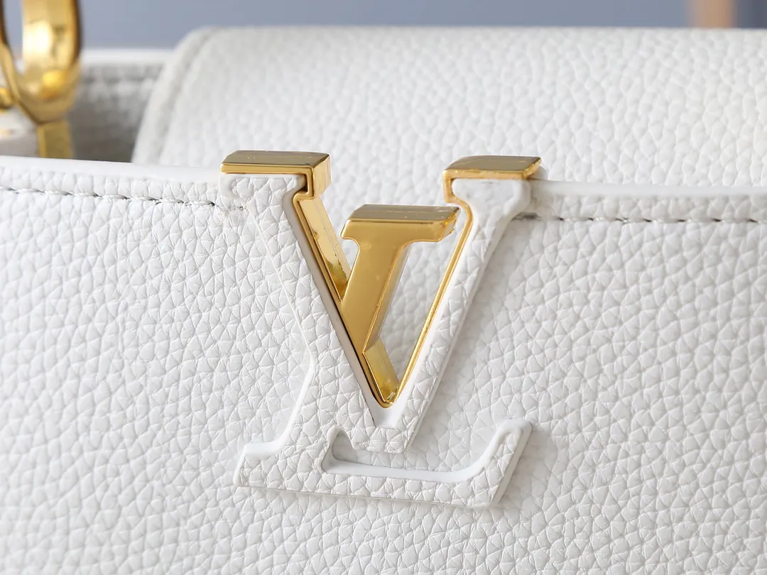 Alternative view of Louis Vuitton Capucines BB M11343