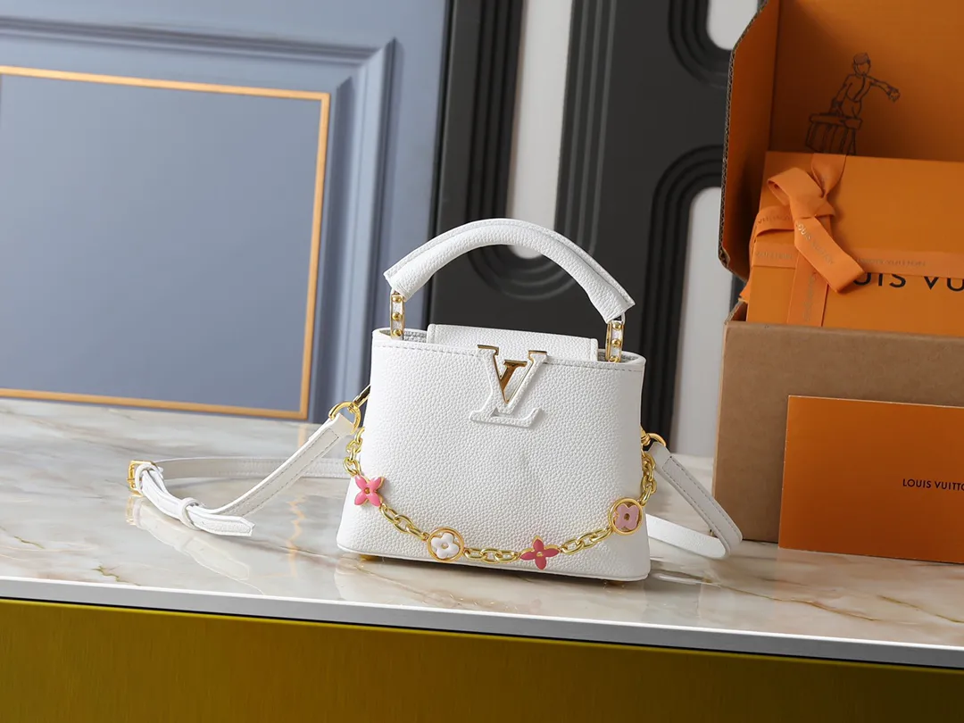 Louis Vuitton Capucines BB M11343 - Image 8