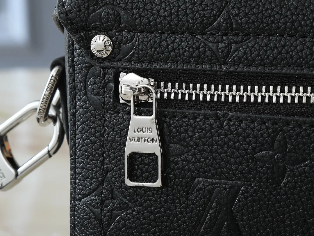 Louis Vuitton Soul Trunk M11516 - Image 9
