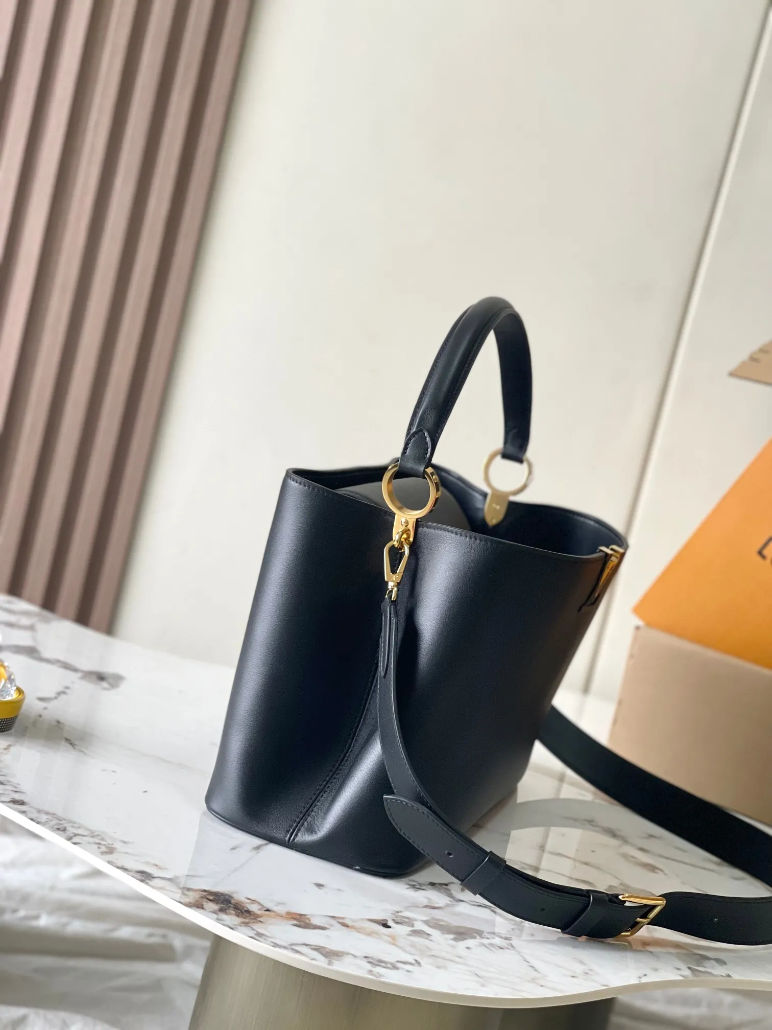Louis Vuitton Capucines GM Souple M24607 - 图片 4