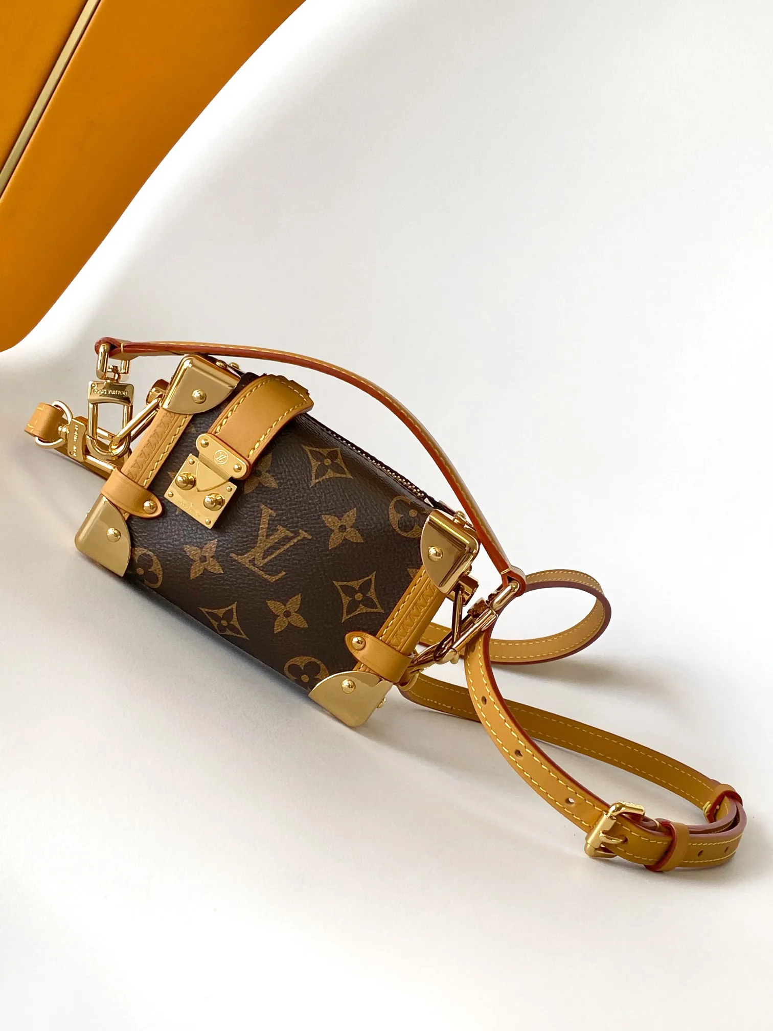 Alternative view of Louis Vuitton Pico Side Trunk M83018