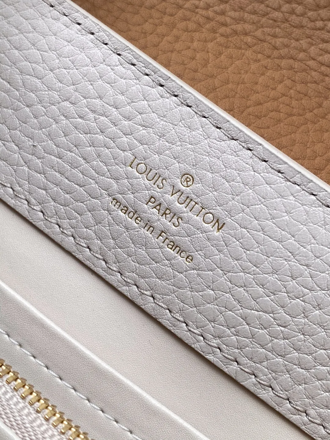 Alternative view of Louis Vuitton Capucines MM M12956