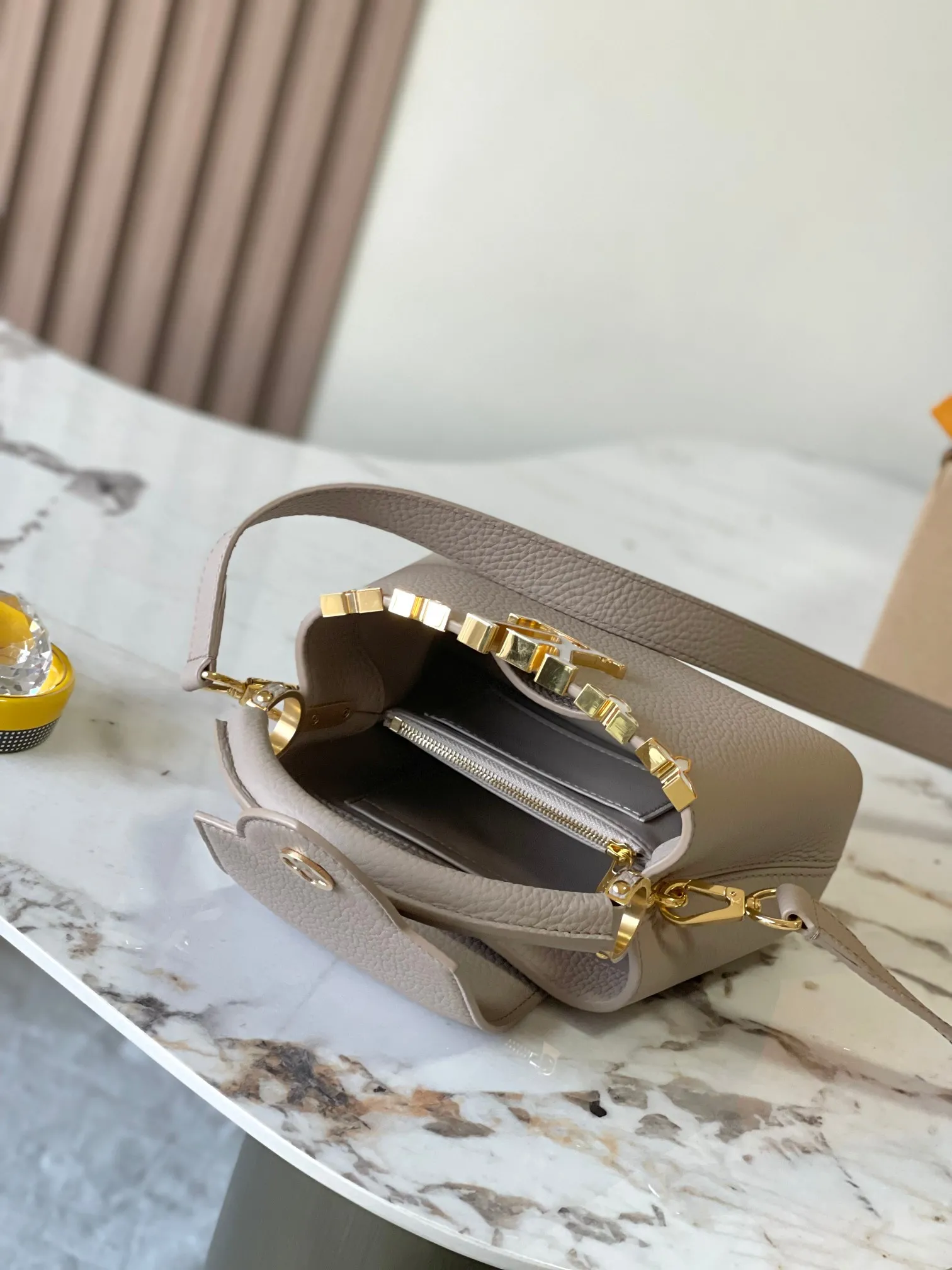 Louis Vuitton Capucines Mini M11341 - Image 10