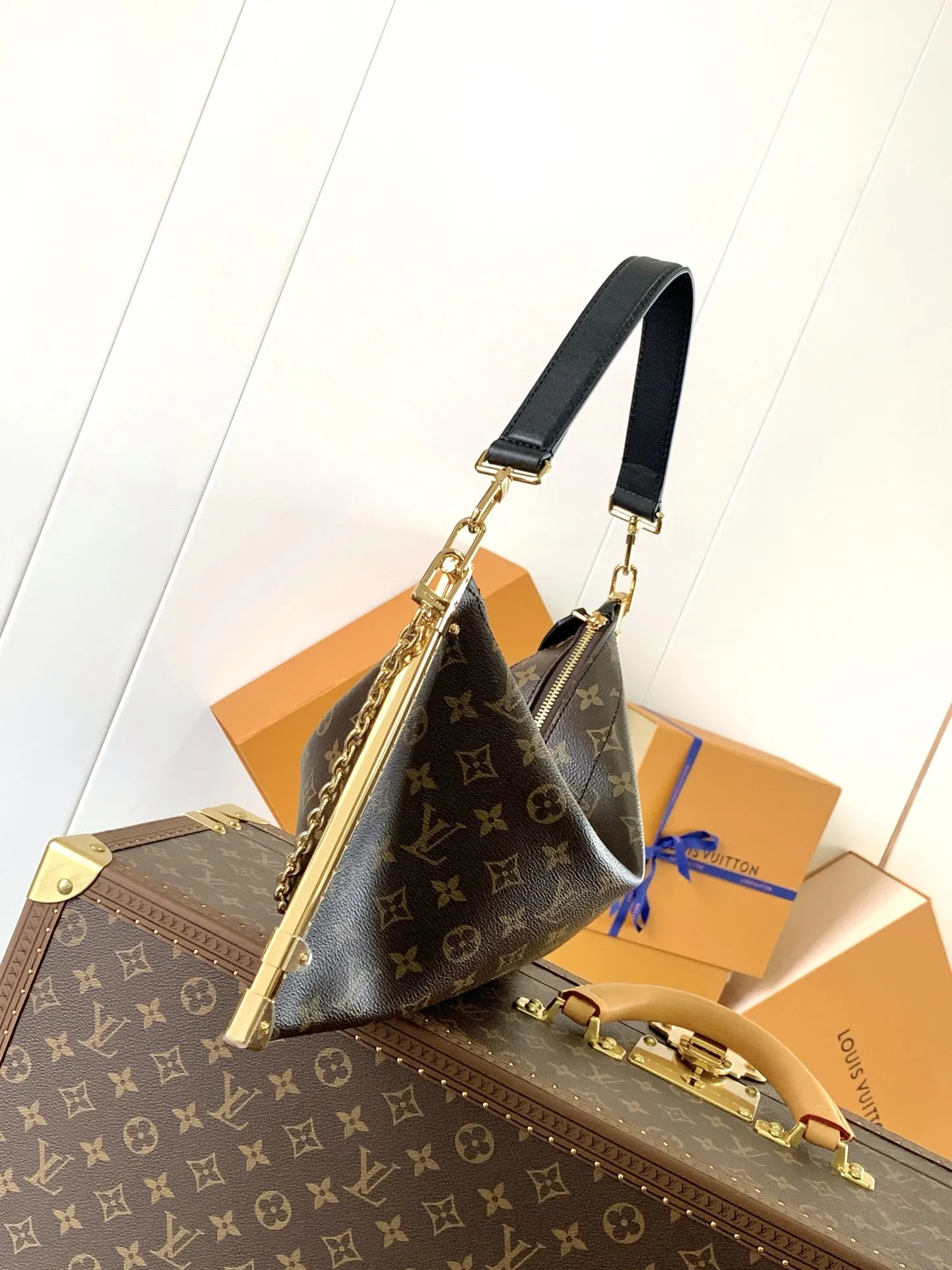 Louis Vuitton Lucky Trunk M12075 - Image 4
