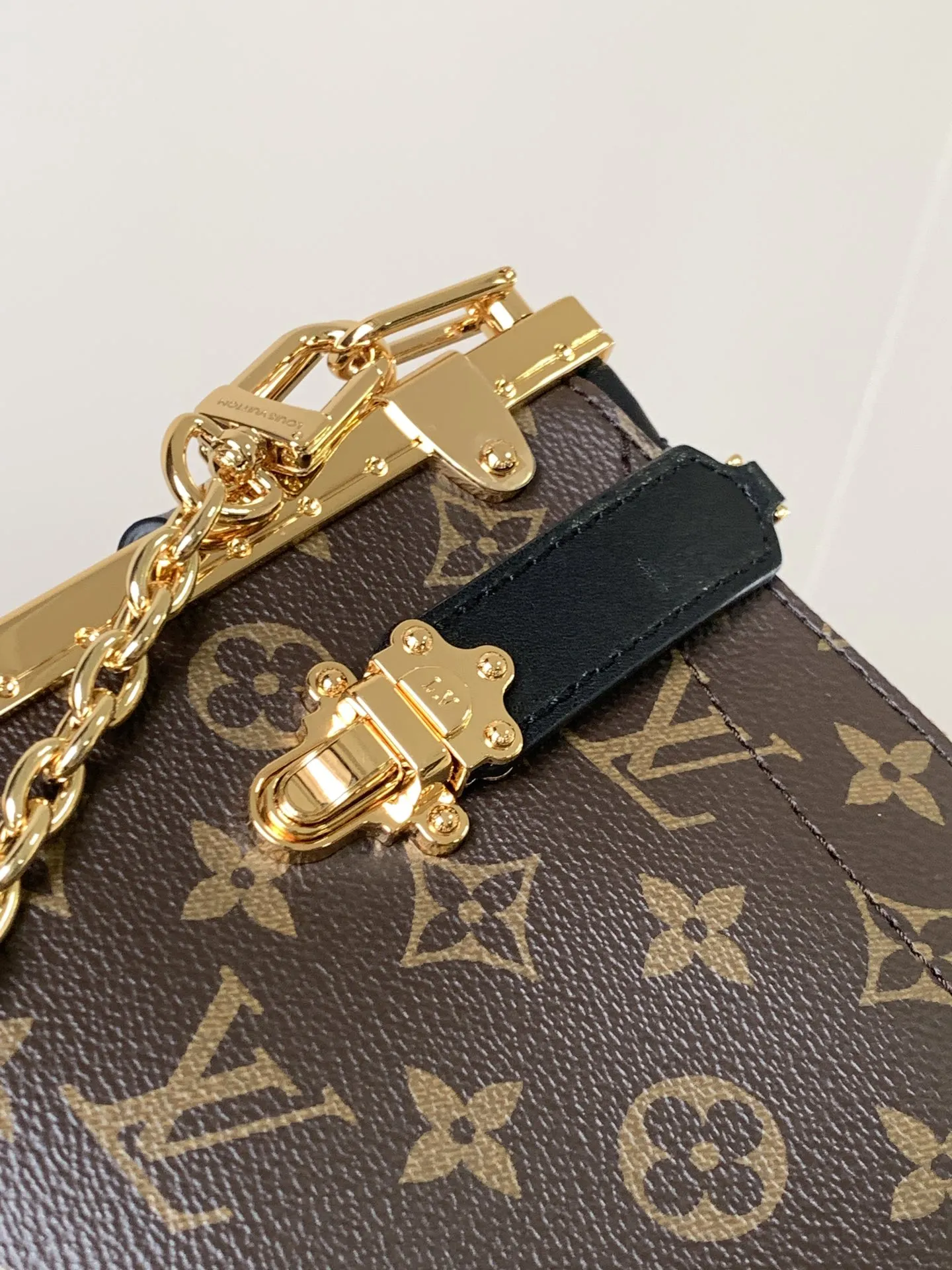 Louis Vuitton Lucky Trunk M12075 - Image 7