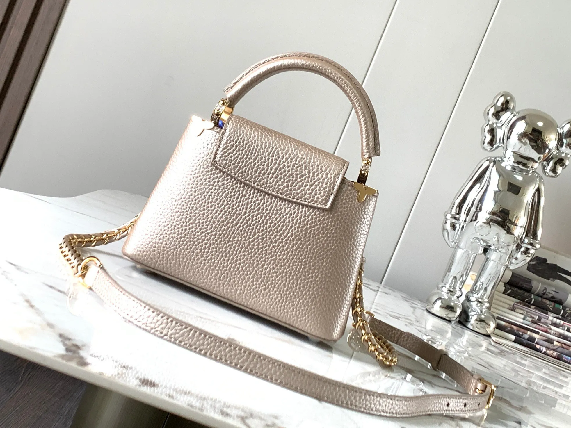 Louis Vuitton Capucines Mini M22436 - Image 5