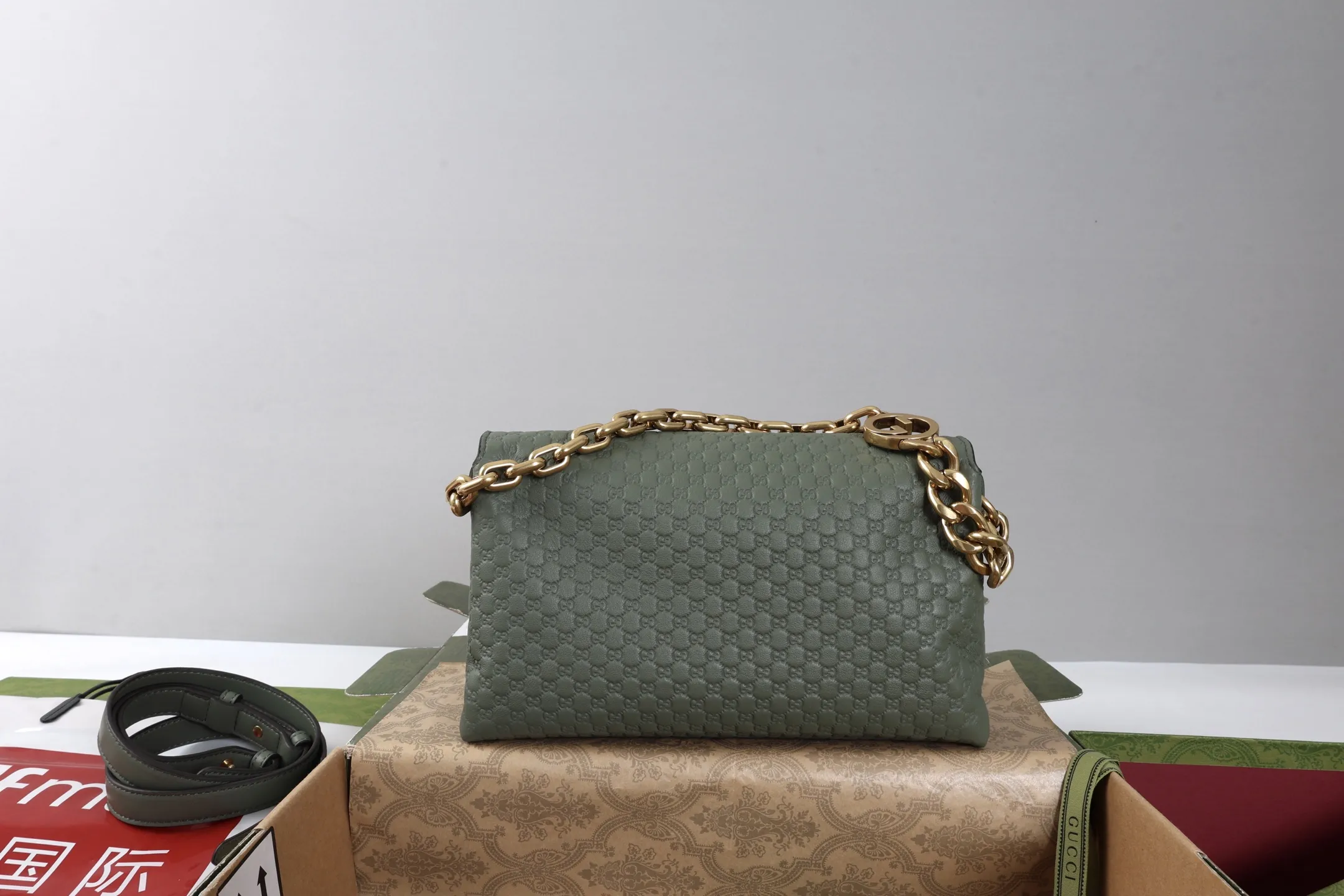 Gucci Medium Shoulder Bag With Chain 857622 - Image 6