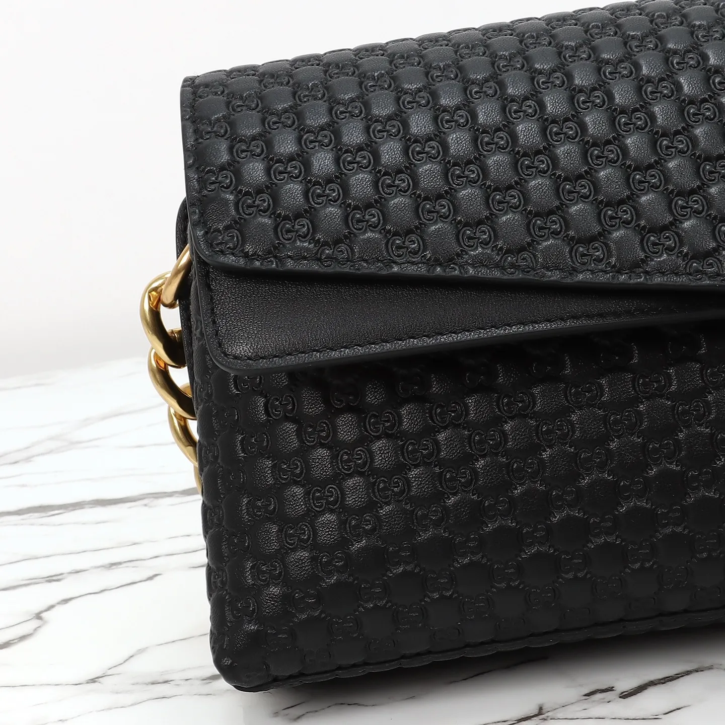 Gucci Medium Shoulder Bag With Chain 857622 - Image 6