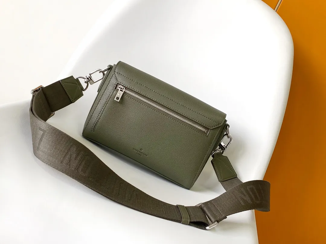 Louis Vuitton Takeoff Messenger M25125 - 图片 5