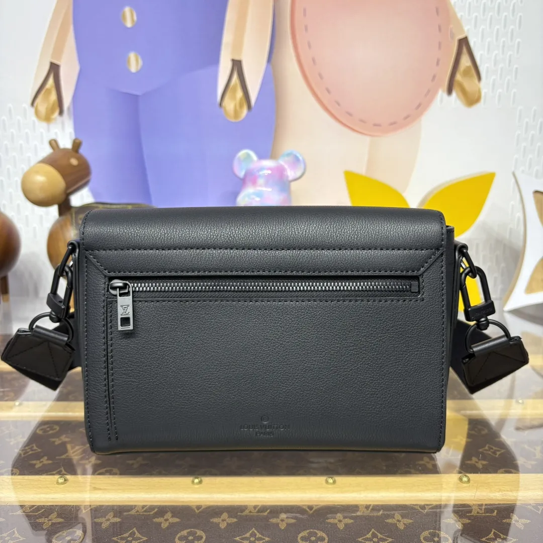 Louis Vuitton Takeoff Messenger PM M24769 - 图片 5