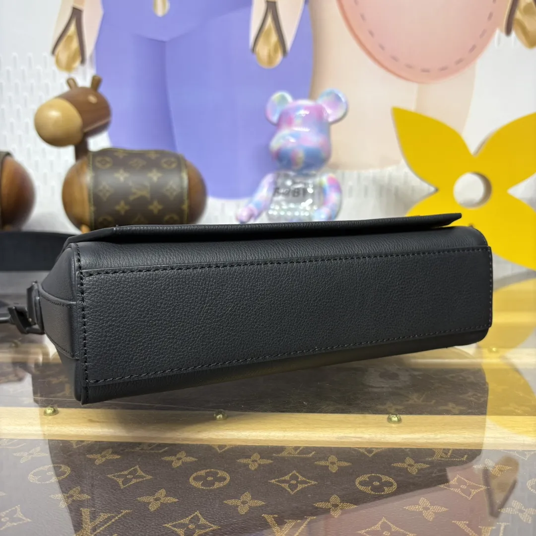 Louis Vuitton Takeoff Messenger PM M24769 - 图片 6