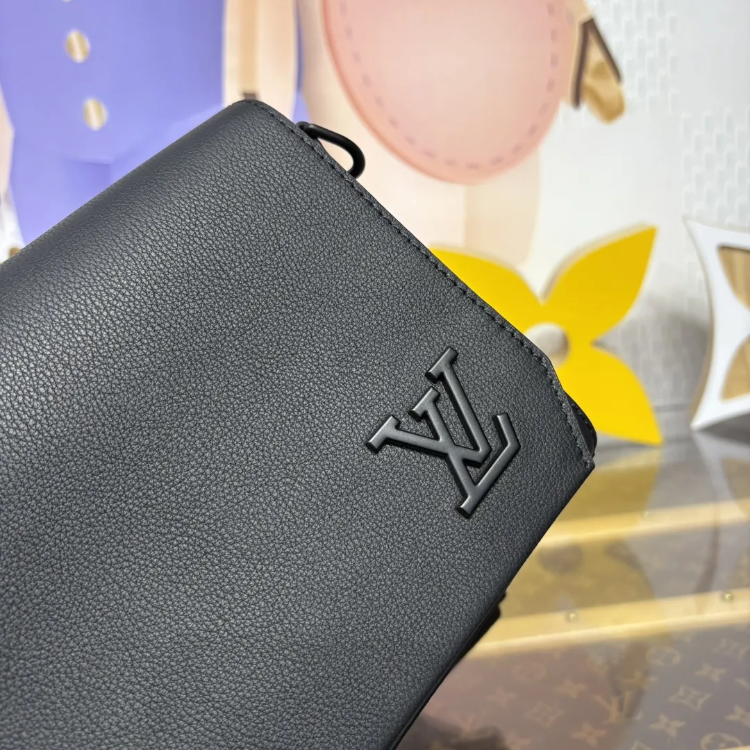Louis Vuitton Takeoff Messenger PM M24769 - 图片 7