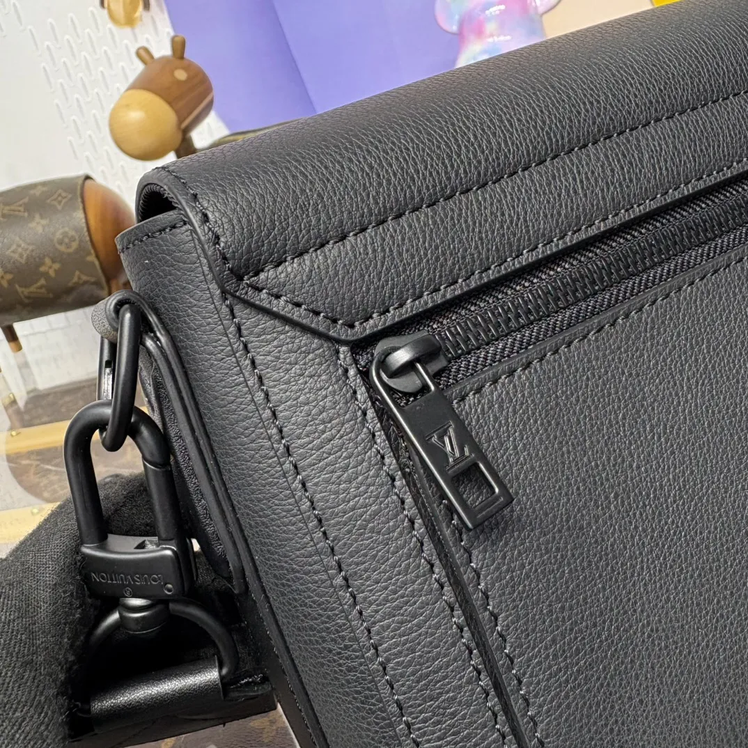 Louis Vuitton Takeoff Messenger PM M24769 - 图片 9