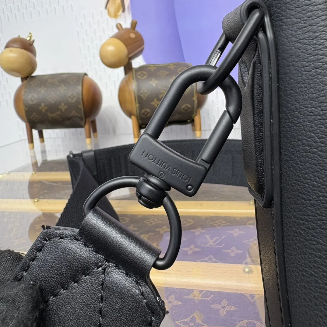 Louis Vuitton Takeoff Messenger PM M24769 - 图片 10