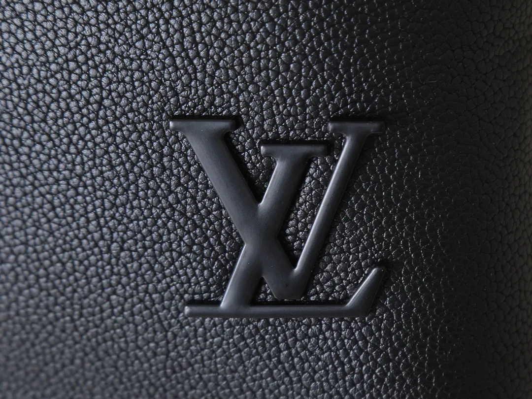 Louis Vuitton Takeoff Pouch M69837 - Image 7
