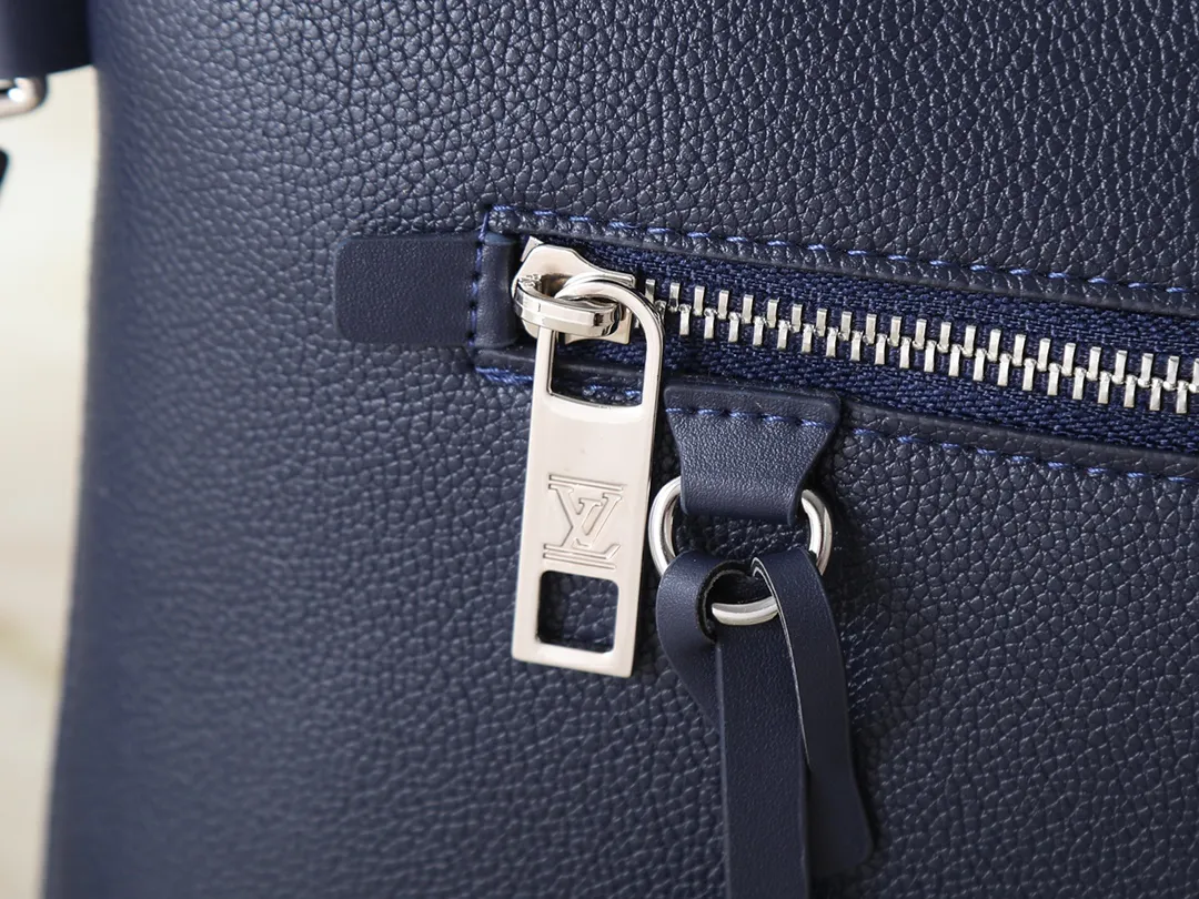 Louis Vuitton Takeoff Pouch M11486 - 图片 9