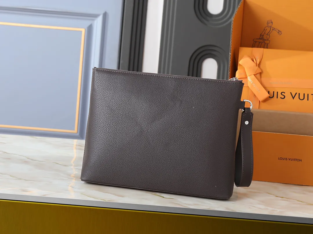 Louis Vuitton Takeoff Pouch M11485 - Image 5