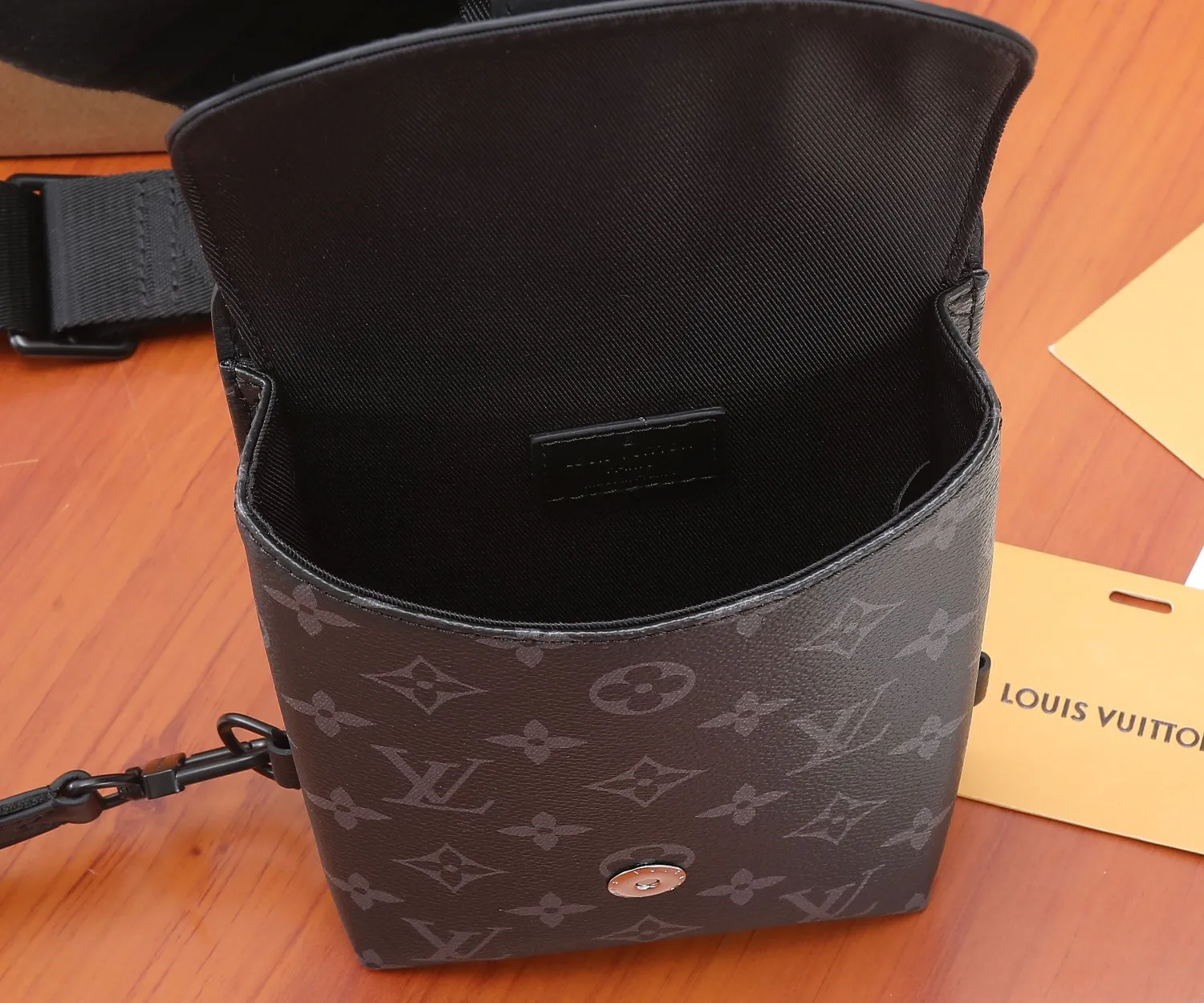 Louis Vuitton Saumur Slingbag M45912 - 图片 10