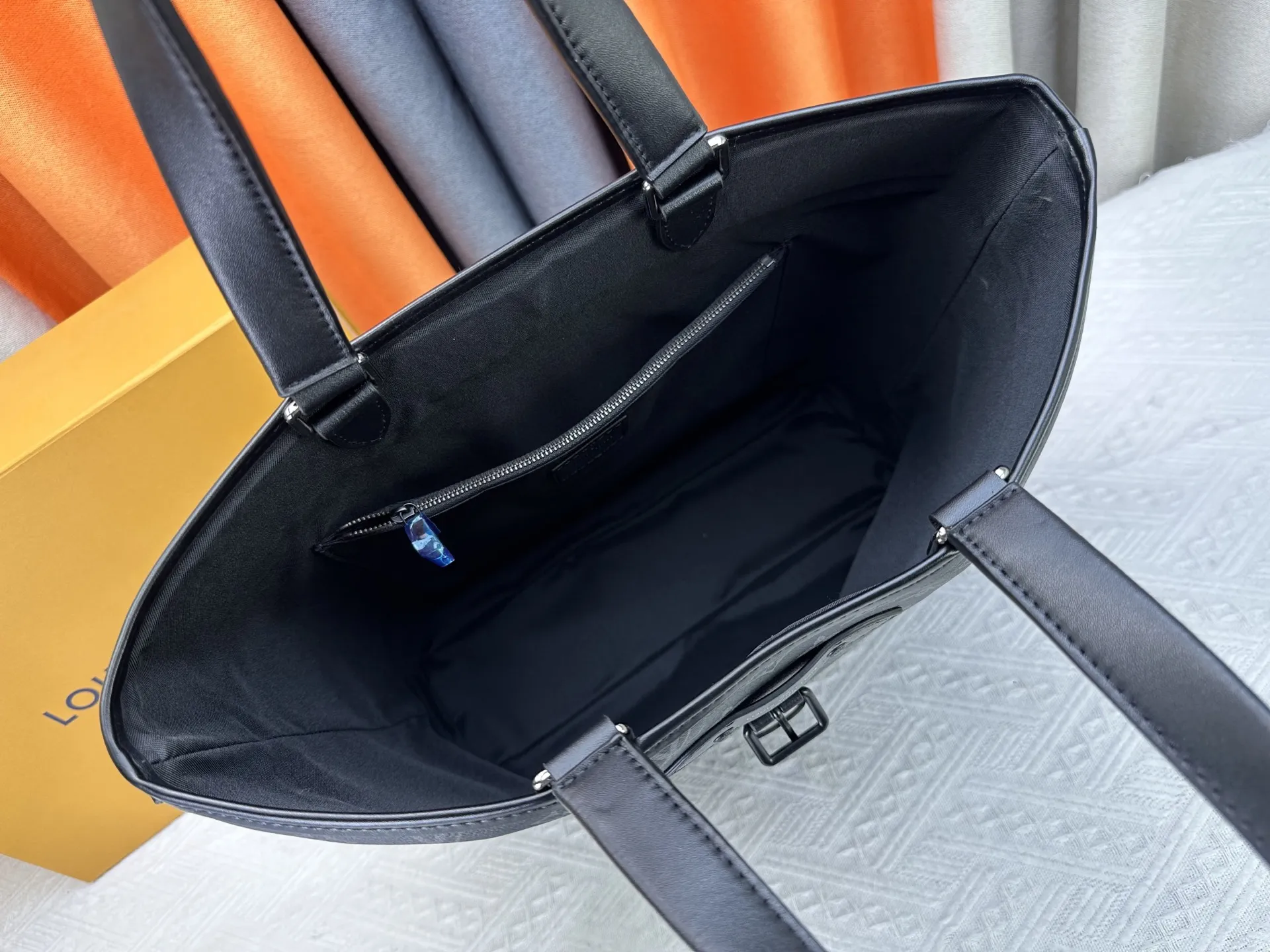 Alternative view of Louis Vuitton Saumur Tote M45914