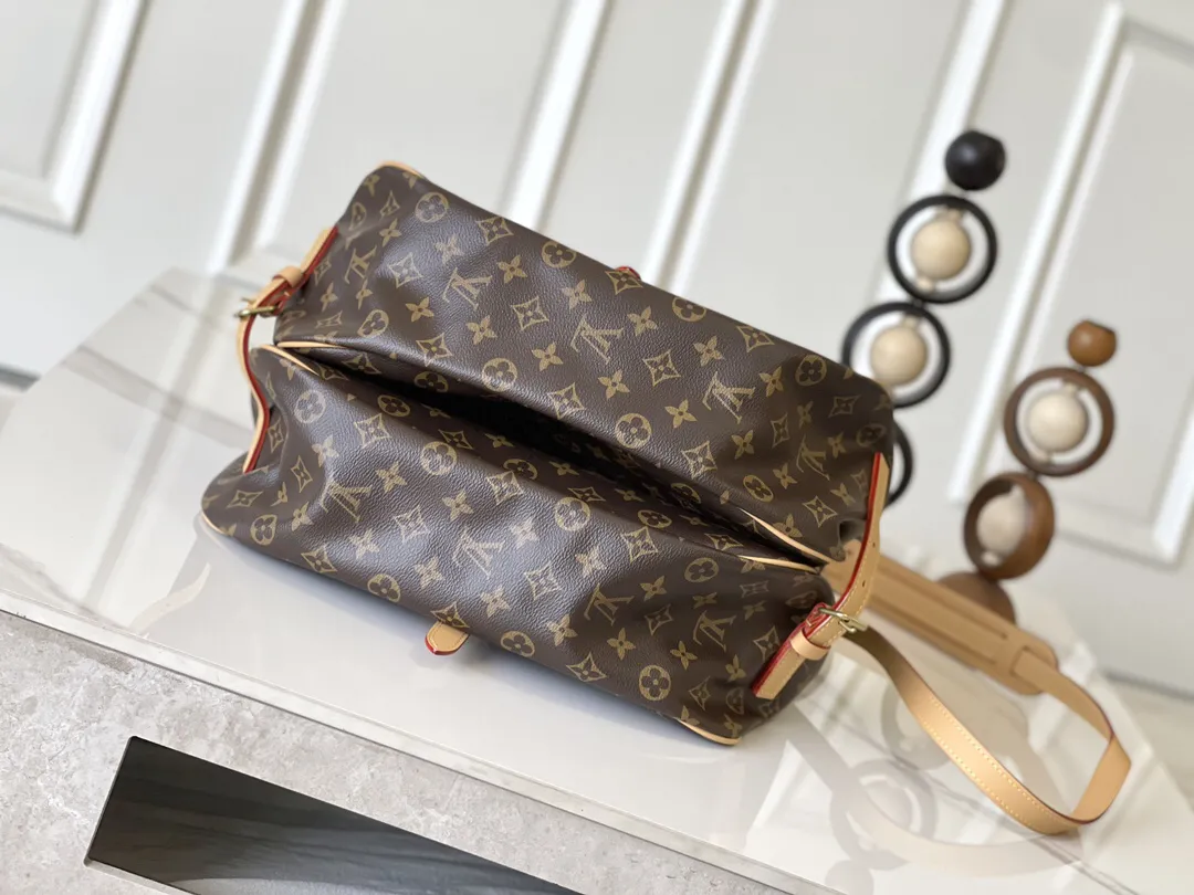 Alternative view of Louis Vuitton Saumur MM M42254
