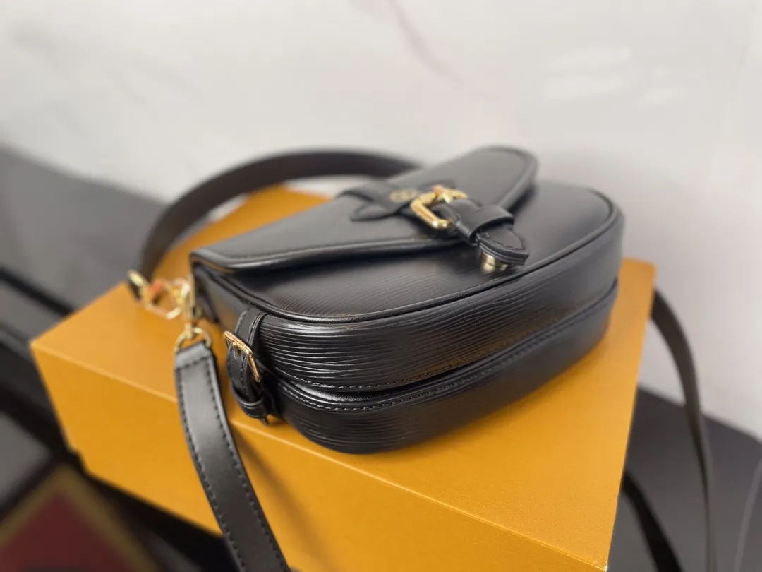Louis Vuitton Saumur BB M23469 - 图片 4