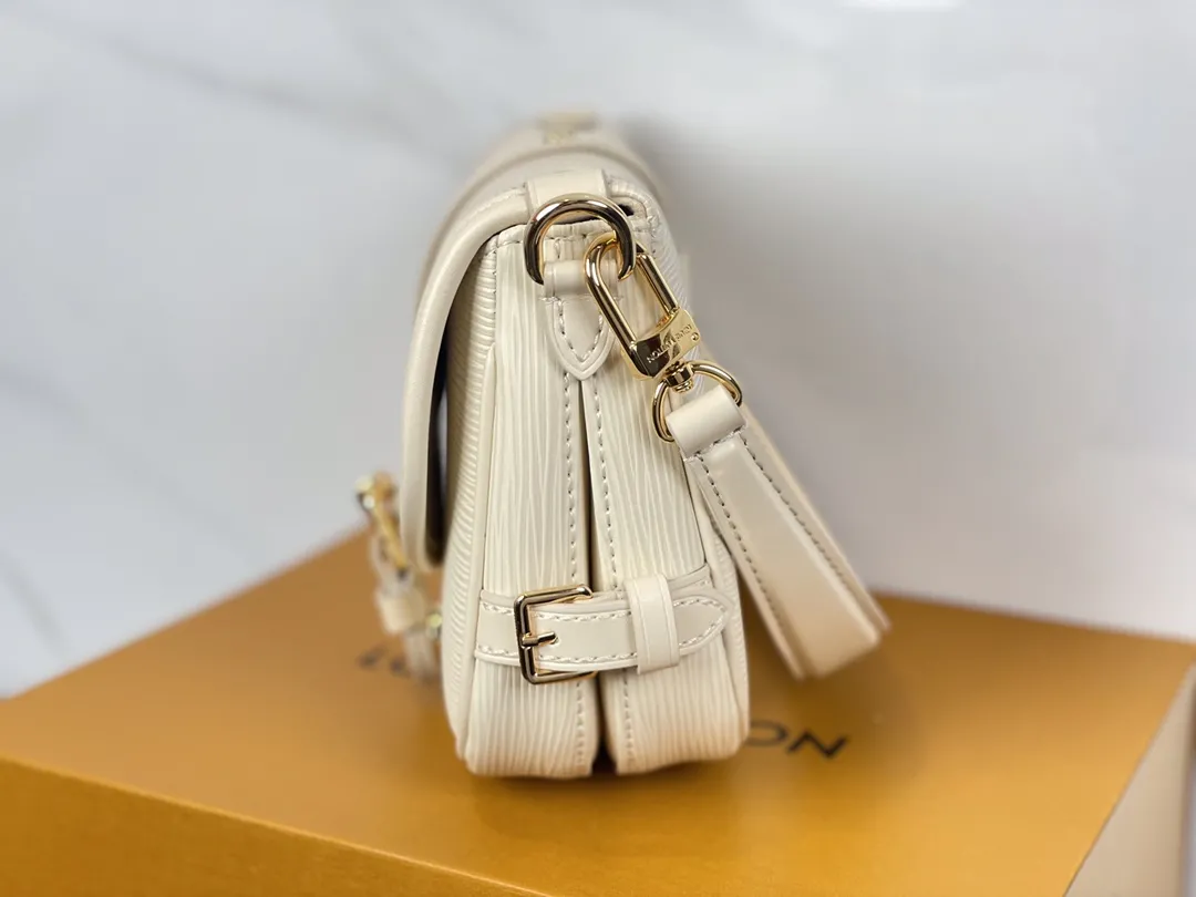 Louis Vuitton Saumur BB M23746 - Image 6
