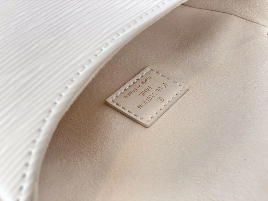 Louis Vuitton Saumur BB M23746 - Image 8
