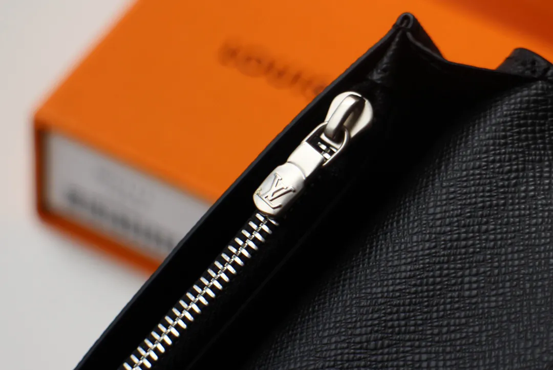 Alternative view of Louis Vuitton Brazza Wallet M69410